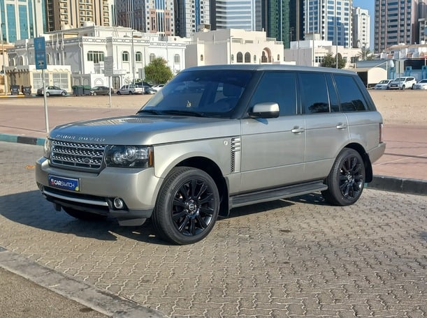 Used 2012 Range Rover Vogue SE for sale in Abu Dhabi